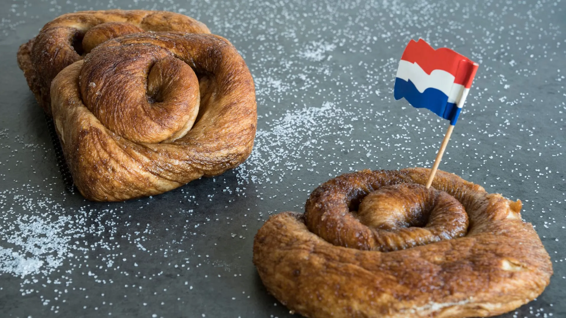 Zeeuwse bolus sticky sweet cinnamon rolls